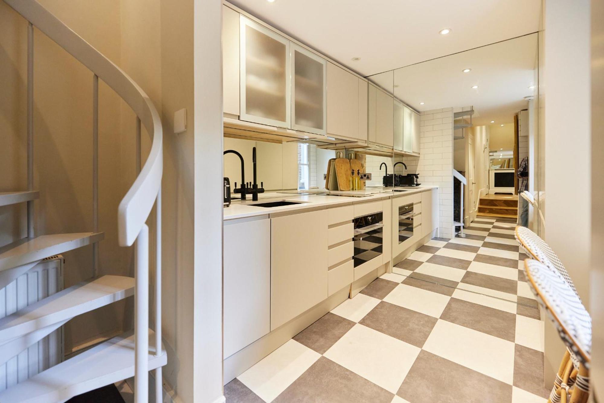 The Designers Suite Kensington - Stylish 1Bdr Flat Лондон Экстерьер фото